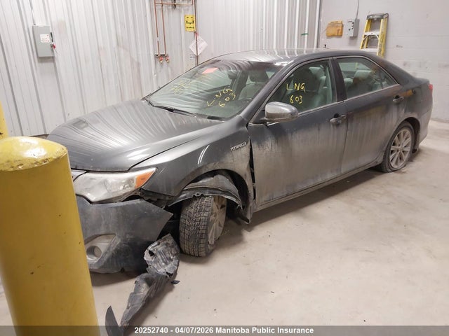 2013 Toyota Camry Xle Hybrid მანქანა იყიდება აუქციონზე, vin: 4T1BD1FK2DU072937, აუქციონის ნომერი: 20252740