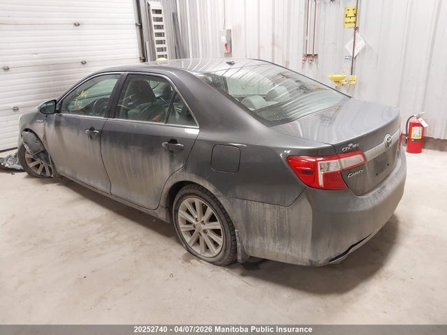 2013 Toyota Camry Xle Hybrid მანქანა იყიდება აუქციონზე, vin: 4T1BD1FK2DU072937, აუქციონის ნომერი: 20252740