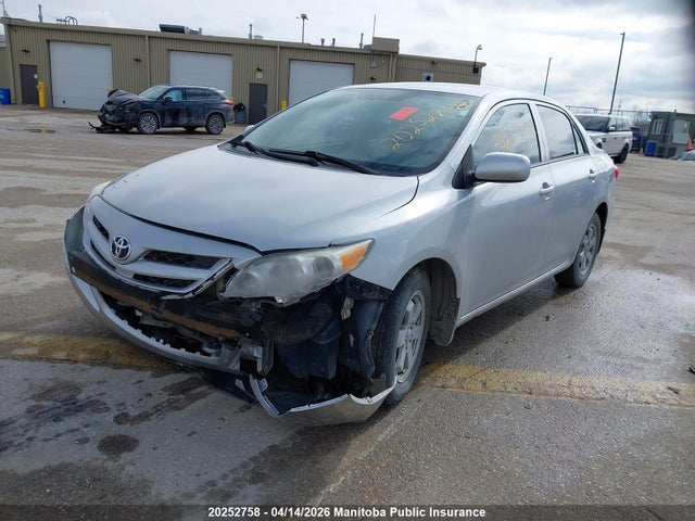 2013 Toyota Corolla Ce მანქანა იყიდება აუქციონზე, vin: 2T1BU4EE4DC090998, აუქციონის ნომერი: 20252758