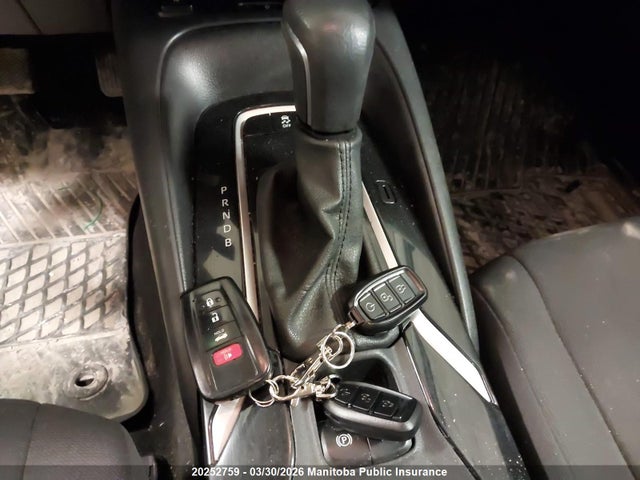 20252759 :رقم المزاد ، 5YFBPRBEXLP013978 vin ، 2020 Toyota Corolla Le مزاد بيع