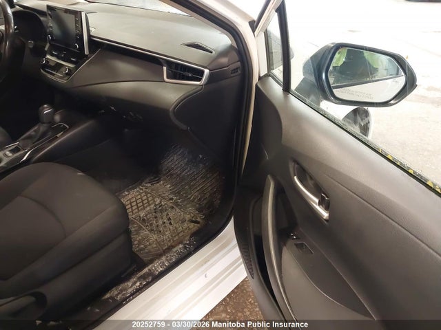 20252759 :رقم المزاد ، 5YFBPRBEXLP013978 vin ، 2020 Toyota Corolla Le مزاد بيع