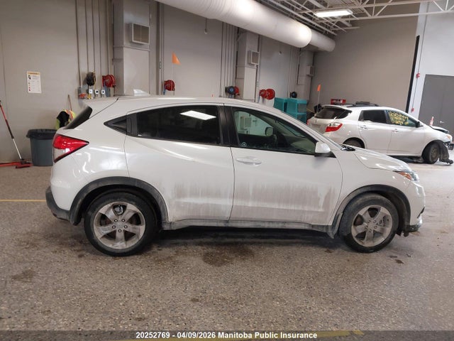 3CZRU6H32LM105146 Honda HR-V LX