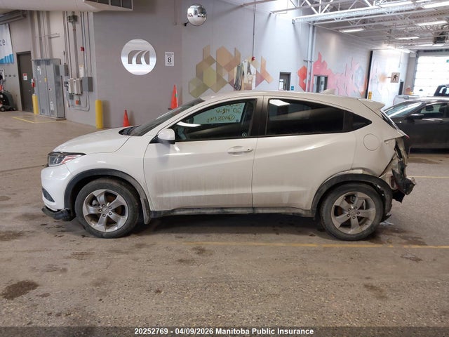 3CZRU6H32LM105146 Honda HR-V LX