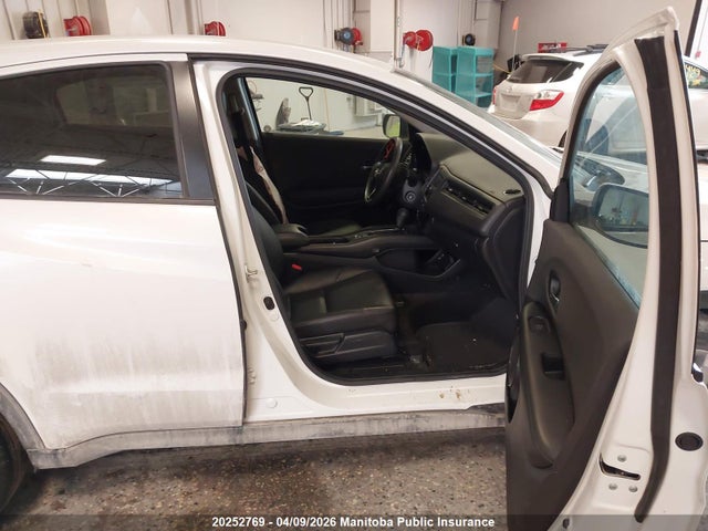 3CZRU6H32LM105146 Honda HR-V LX