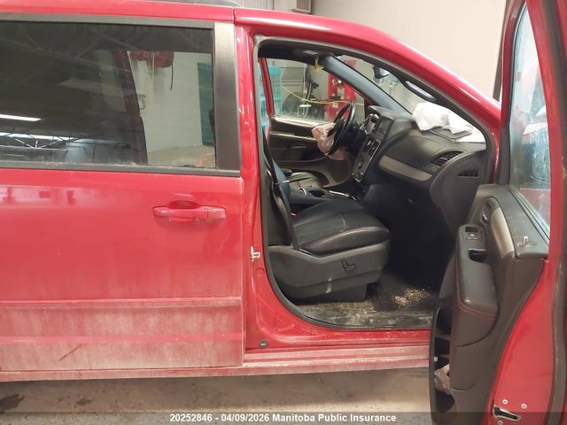 20252846 :رقم المزاد ، 2C4RDGEG6GR216185 vin ، 2016 Dodge Grand Caravan R/t مزاد بيع