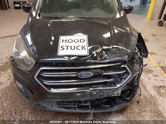 1FMCU9GD3HUC15502 Ford ESCAPE SE