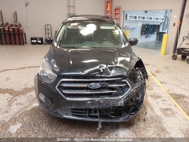 1FMCU9GD3HUC15502 Ford ESCAPE SE