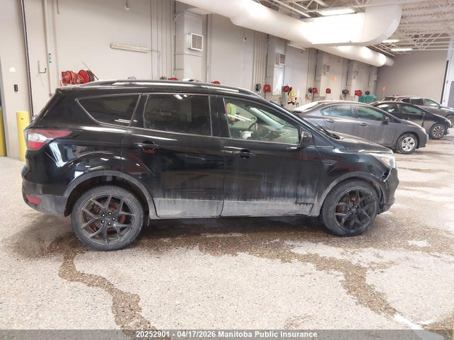 1FMCU9GD3HUC15502 Ford ESCAPE SE
