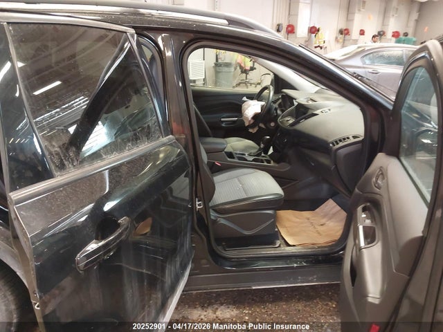 1FMCU9GD3HUC15502 Ford ESCAPE SE