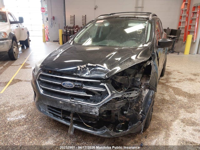 1FMCU9GD3HUC15502 Ford ESCAPE SE