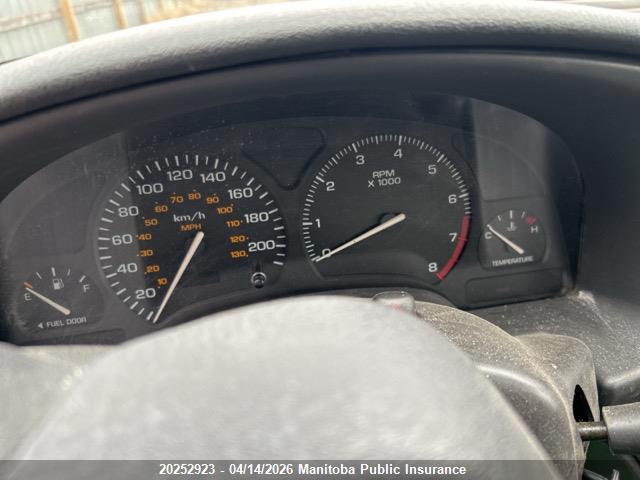 20252923 :رقم المزاد ، 1G8ZK5272YZ205698 vin ، 2000 Saturn Sl2 مزاد بيع
