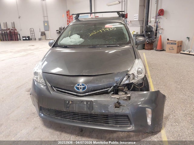 2014 Toyota Prius V მანქანა იყიდება აუქციონზე, vin: JTDZN3EU4E3355278, აუქციონის ნომერი: 20252936