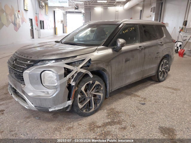 JA4J4UA85NZ617606 Mitsubishi Outlander Le