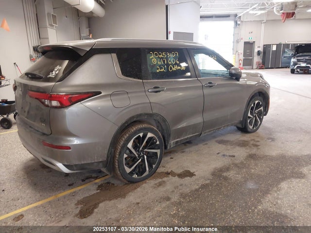 JA4J4UA85NZ617606 Mitsubishi Outlander Le