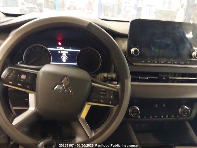 JA4J4UA85NZ617606 Mitsubishi Outlander Le
