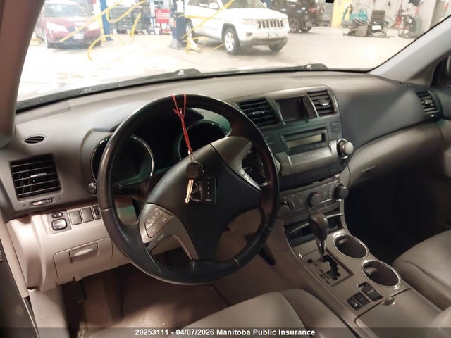 2010 Toyota Highlander Sport V6 მანქანა იყიდება აუქციონზე, vin: 5TDJK3EH1AS003860, აუქციონის ნომერი: 20253111