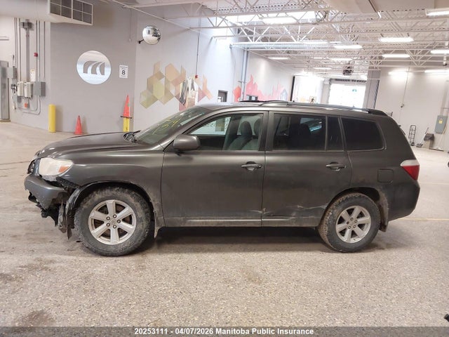 2010 Toyota Highlander Sport V6 მანქანა იყიდება აუქციონზე, vin: 5TDJK3EH1AS003860, აუქციონის ნომერი: 20253111