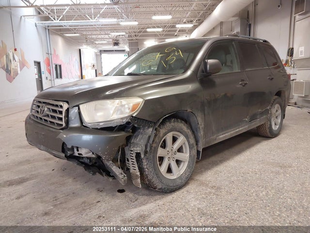 2010 Toyota Highlander Sport V6 მანქანა იყიდება აუქციონზე, vin: 5TDJK3EH1AS003860, აუქციონის ნომერი: 20253111