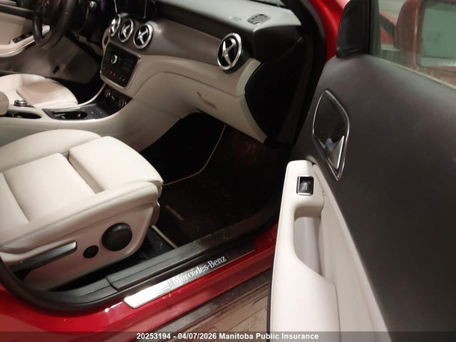 20253194 :رقم المزاد ، WDCTG4GB4HJ338007 vin ، 2017 Mercedes Benz Gla250 مزاد بيع