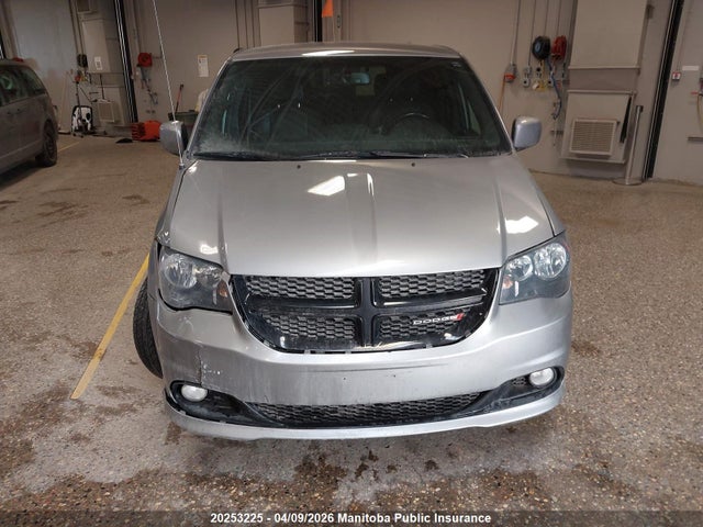 20253225 :رقم المزاد ، 2C4RDGBG6HR686299 vin ، 2017 Dodge Grand Caravan Se مزاد بيع