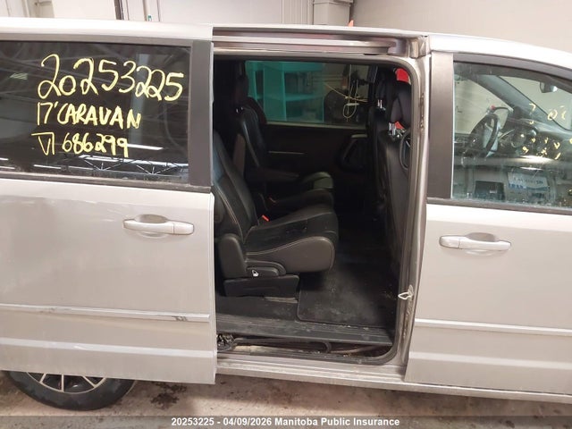 20253225 :رقم المزاد ، 2C4RDGBG6HR686299 vin ، 2017 Dodge Grand Caravan Se مزاد بيع