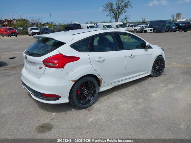 1FADP3L94HL334914 Ford FOCUS ST