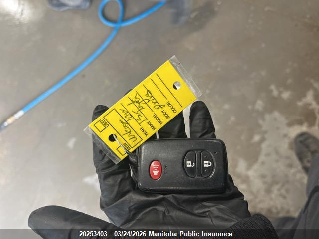20253403 :رقم المزاد ، JTDZN3EU8FJ036320 vin ، 2015 Toyota Prius V مزاد بيع