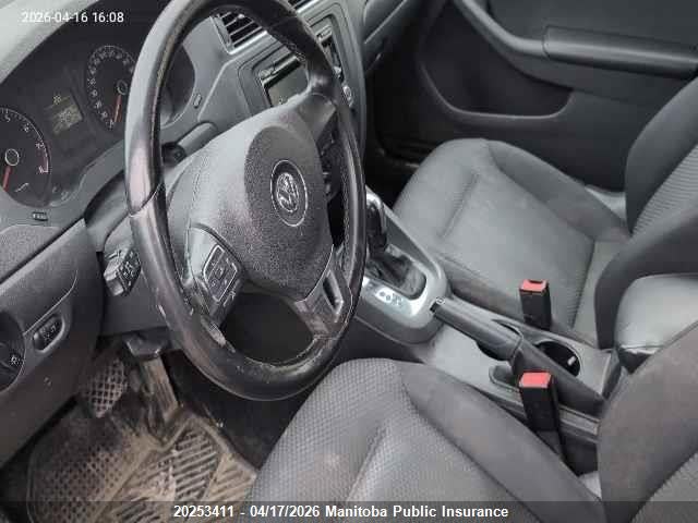 20253411 :رقم المزاد ، 3VW2K7AJ0DM350795 vin ، 2013 Volkswagen Jetta 2.0 مزاد بيع