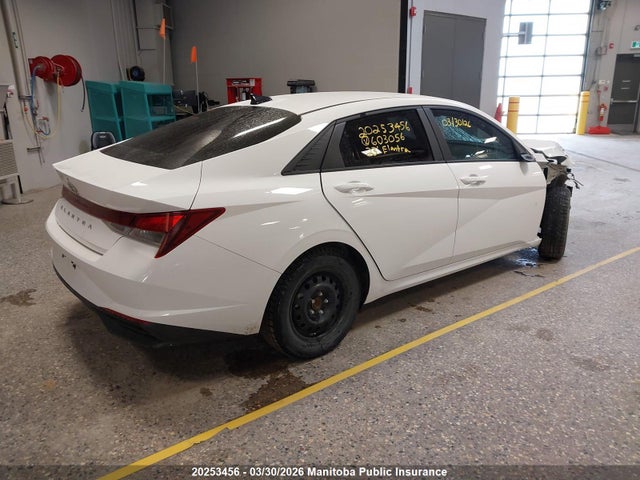 KMHLM4AG1PU603056 Hyundai Elantra Essential
