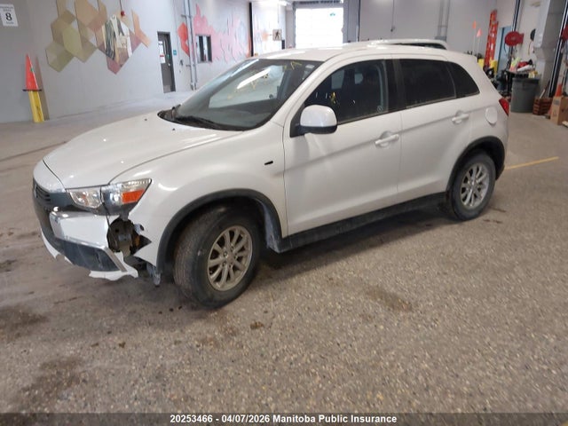 JA4AJ3AUXGZ607009 Mitsubishi RVR SE