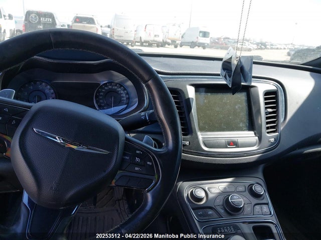 2015 Chrysler 200 S V6 მანქანა იყიდება აუქციონზე, vin: 1C3CCCBG5FN506553, აუქციონის ნომერი: 20253512