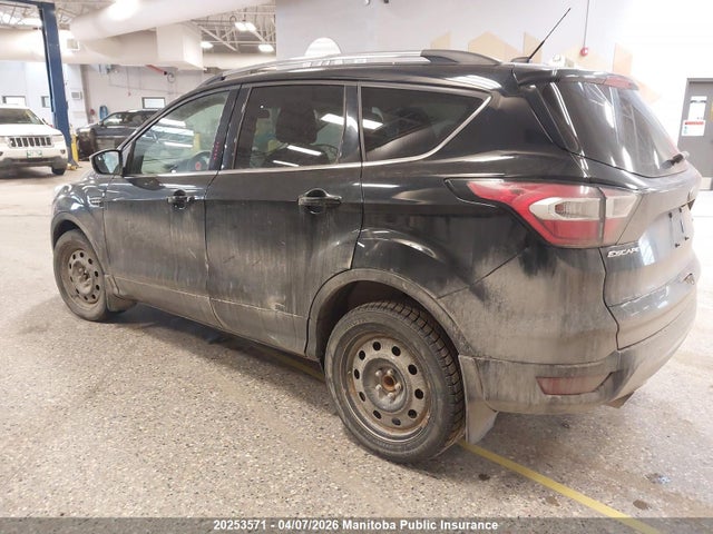 1FMCU0G98HUB63999 Ford ESCAPE SE