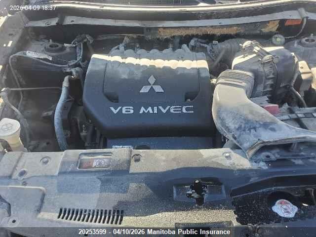 JA4JZ3AX0EZ601672 Mitsubishi Outlander Se