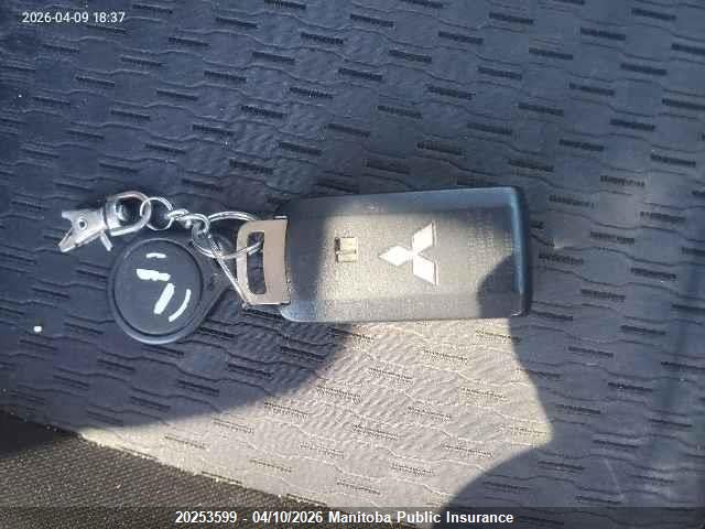 JA4JZ3AX0EZ601672 Mitsubishi Outlander Se