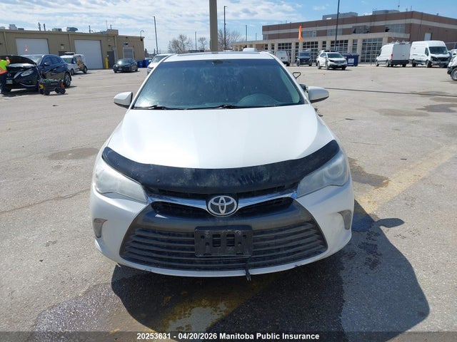 20253631 :رقم المزاد ، 4T1BF1FKXFU923721 vin ، 2015 Toyota Camry Xle مزاد بيع