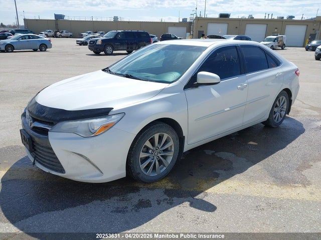 20253631 :رقم المزاد ، 4T1BF1FKXFU923721 vin ، 2015 Toyota Camry Xle مزاد بيع