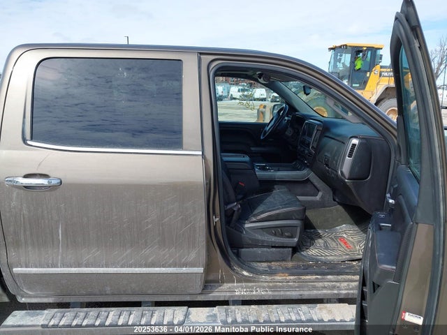 20253636 :رقم المزاد ، 3GTU2VEC7FG148386 vin ، 2015 Gmc Sierra 1500 Slt Crew Cab مزاد بيع