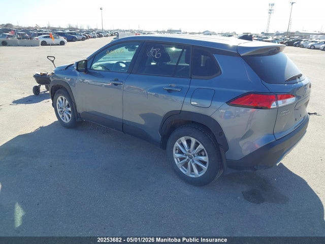 2022 Toyota Corolla Cross Le მანქანა იყიდება აუქციონზე, vin: 7MUCAABG3NV036902, აუქციონის ნომერი: 20253682