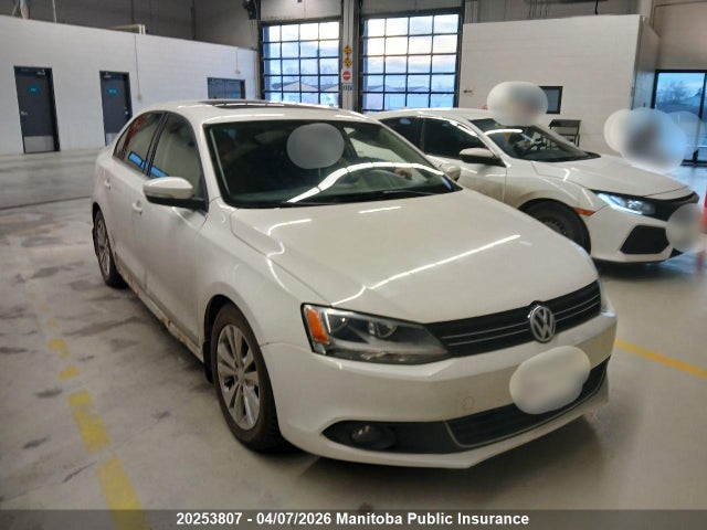 20253807 :رقم المزاد ، 3VWLX7AJ2DM450693 vin ، 2013 Volkswagen Jetta 2.5 Highline مزاد بيع