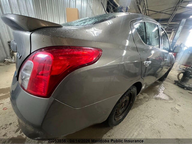 2013 Nissan Versa 1.6 S მანქანა იყიდება აუქციონზე, vin: 3N1CN7AP6DL895671, აუქციონის ნომერი: 20253856