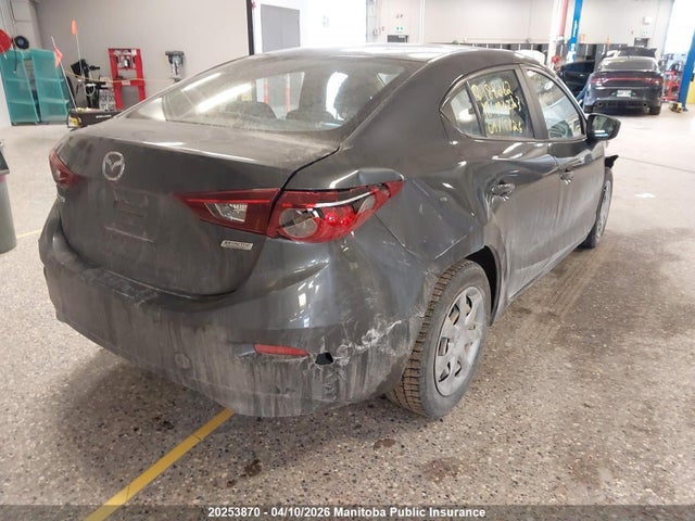 JM1BN1U79J1188262 Mazda Mazda3 Gx Sky