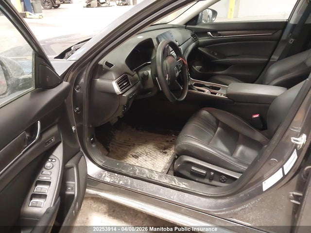 1HGCV1F99JA802604 Honda Accord Touring