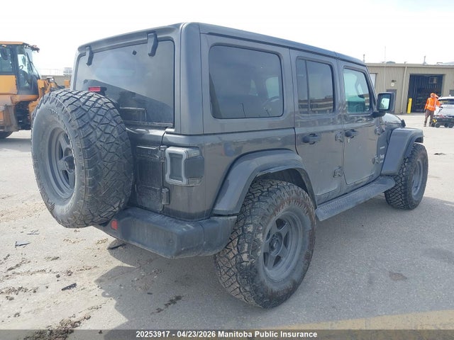 1C4HJXEGXMW833032 Jeep Wrangler Unlimited Sahara