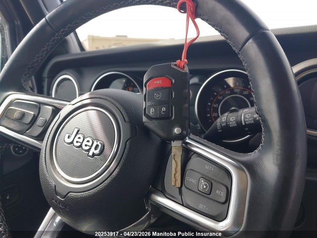 1C4HJXEGXMW833032 Jeep Wrangler Unlimited Sahara
