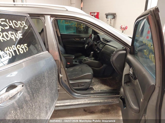 5N1AT2MV1HC849895 Nissan Rogue Sl