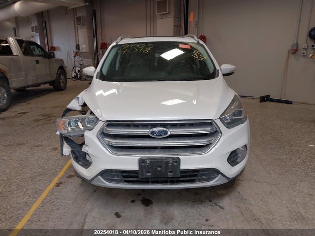 1FMCU9J93HUD31657 Ford Escape Titanium