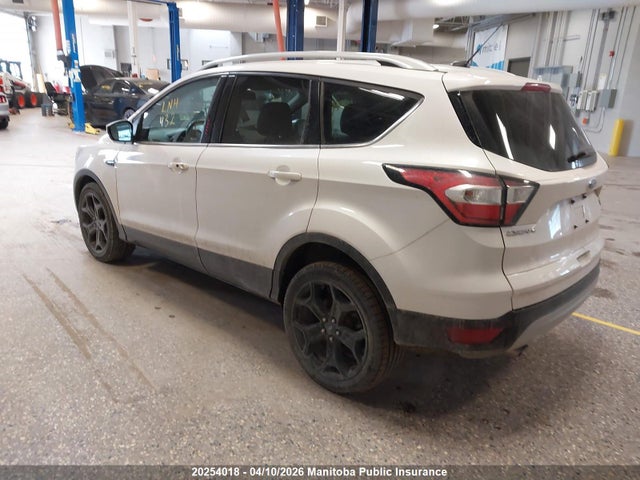 1FMCU9J93HUD31657 Ford Escape Titanium