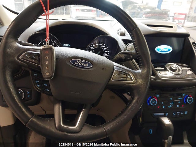 1FMCU9J93HUD31657 Ford Escape Titanium