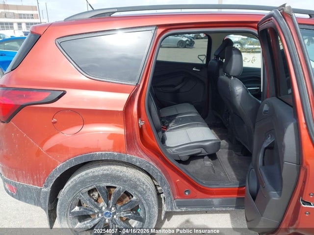 20254057 :رقم المزاد ، 1FMCU9GD1KUC58873 vin ، 2019 Ford Escape Se مزاد بيع