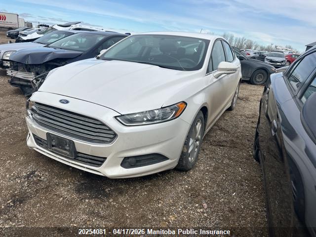 20254081 :رقم المزاد ، 1FA6P0H78F5102543 vin ، 2015 Ford Fusion Se مزاد بيع